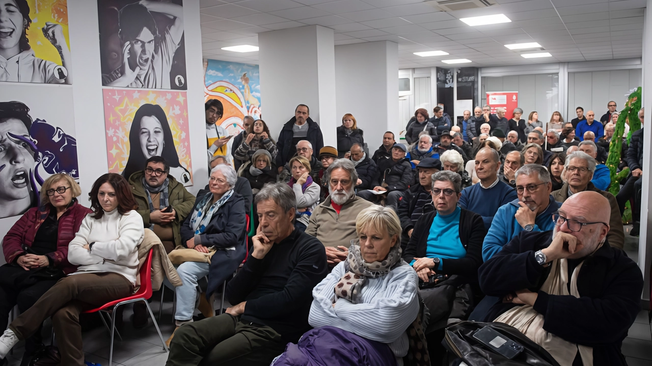 Grande partecipazione dei cittadini all’incontro con il Comune Grande partecipazione dei cittadini all’incontro con il Comune