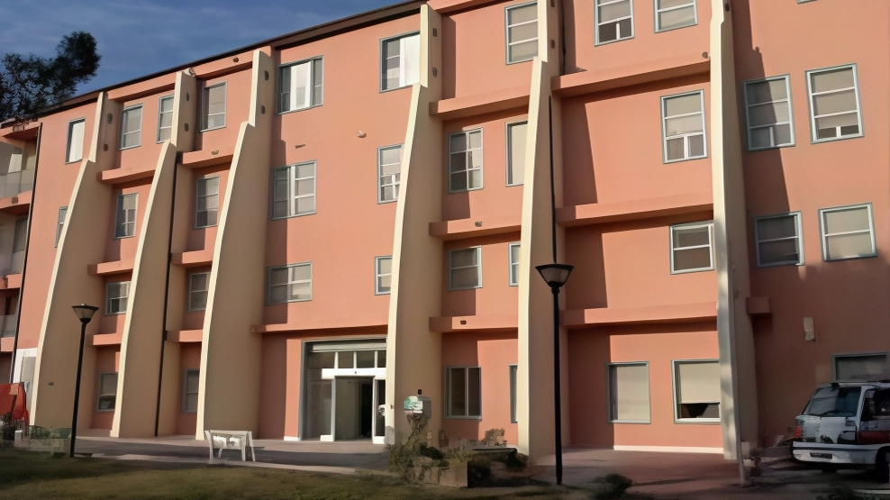 Il signor Giovanni D'Onza ringrazia il reparto di riabilitazione dell'ospedale San Francesco di Barga per le cure eccezionali ricevute durante il suo ricovero, elogiando la professionalità e l'umanità del personale medico. Il signor Giovanni D'Onza ringrazia il reparto di riabilitazione dell'ospedale San Francesco di Barga per le cure eccezionali ricevute durante il suo ricovero, elogiando la professionalità e l'umanità del personale medico.