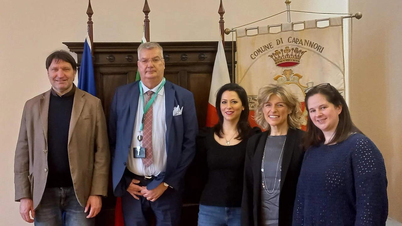 L’assessora. Silvia Sarti insieme a. don Simone Giuli e. Franco Del Carria L’assessora. Silvia Sarti insieme a. don Simone Giuli e. Franco Del Carria