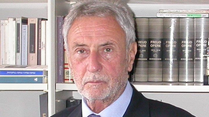 Vittorio Arcolini, psicologo e psicoterapeuta, analizza le festività e l’impatto sulle persone Vittorio Arcolini, psicologo e psicoterapeuta, analizza le festività e l’impatto sulle persone