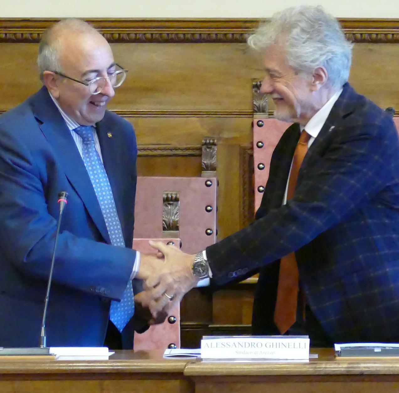 Cartellino rosso dalle zone calde. Rete di strade e piazze critiche. Chi fa reati a rischio espulsione Cartellino rosso dalle zone calde. Rete di strade e piazze critiche. Chi fa reati a rischio espulsione