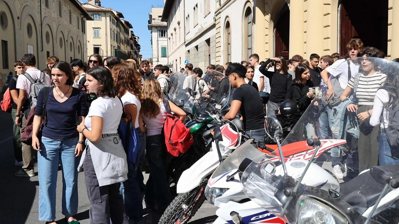 Ad una settimana dall’inizio della scuola ancora gli organici non sono a regime. In particolare i sindacati denunciano la mancanza di personale Ata e di amministrativi negli istituti della provincia Ad una settimana dall’inizio della scuola ancora gli organici non sono a regime. In particolare i sindacati denunciano la mancanza di personale Ata e di amministrativi negli istituti della provincia