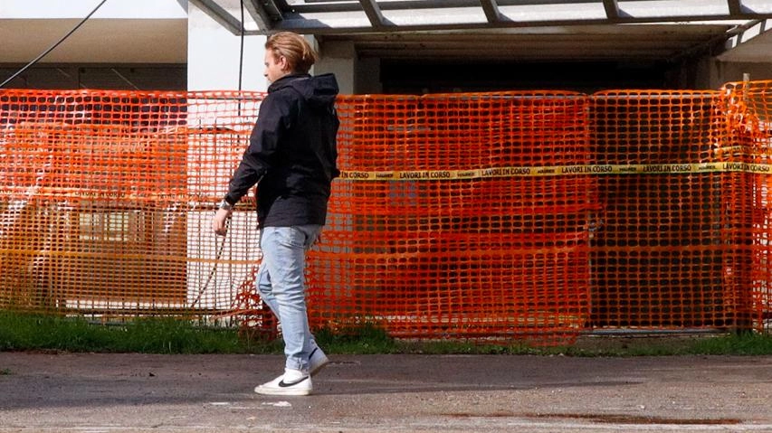 Il cantiere ’infinito’ alla scuola Pettini Il cantiere ’infinito’ alla scuola Pettini