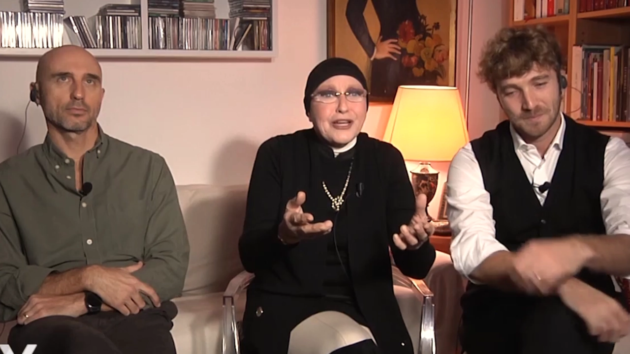 Eleonora Giorgi a Verissimo con i figli Paolo e Andrea