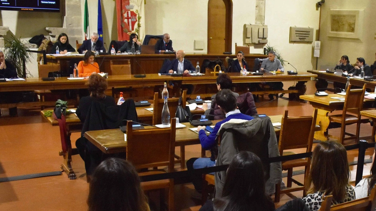 Il Consiglio comunale di Città di Castello ha approvato all’unanimità la mozione che chiede la riapertura della sede distaccata del Tribunale Il Consiglio comunale di Città di Castello ha approvato all’unanimità la mozione che chiede la riapertura della sede distaccata del Tribunale