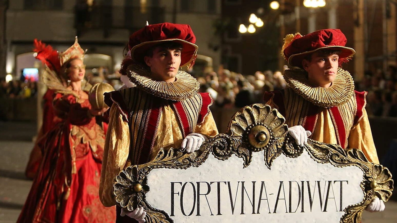 Il Corteo storico, uno dei momenti più suggestivi della Quintana Il Corteo storico, uno dei momenti più suggestivi della Quintana