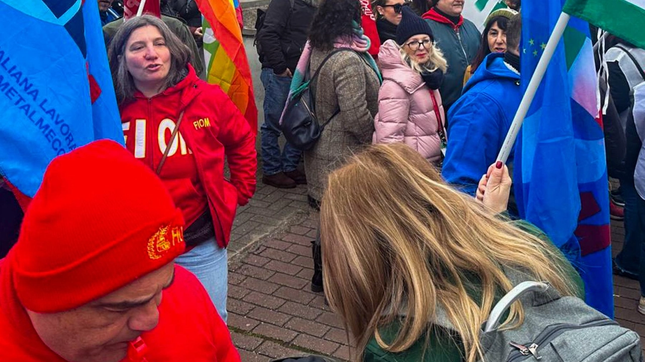 Quest’oggi scioperano per otto ore, scendendo anche in piazza a Firenze, i metalmeccanici di Firenze, Prato e Pistoia,...