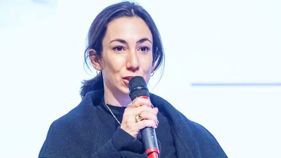 Lunedì e mercoledì i primi due appuntamenti di avvicinamento al festival di giugno. La sostenibilità creativa: le storie di Carrara e Guardini, fondatori di brand emergenti. . Lunedì e mercoledì i primi due appuntamenti di avvicinamento al festival di giugno. La sostenibilità creativa: le storie di Carrara e Guardini, fondatori di brand emergenti. .
