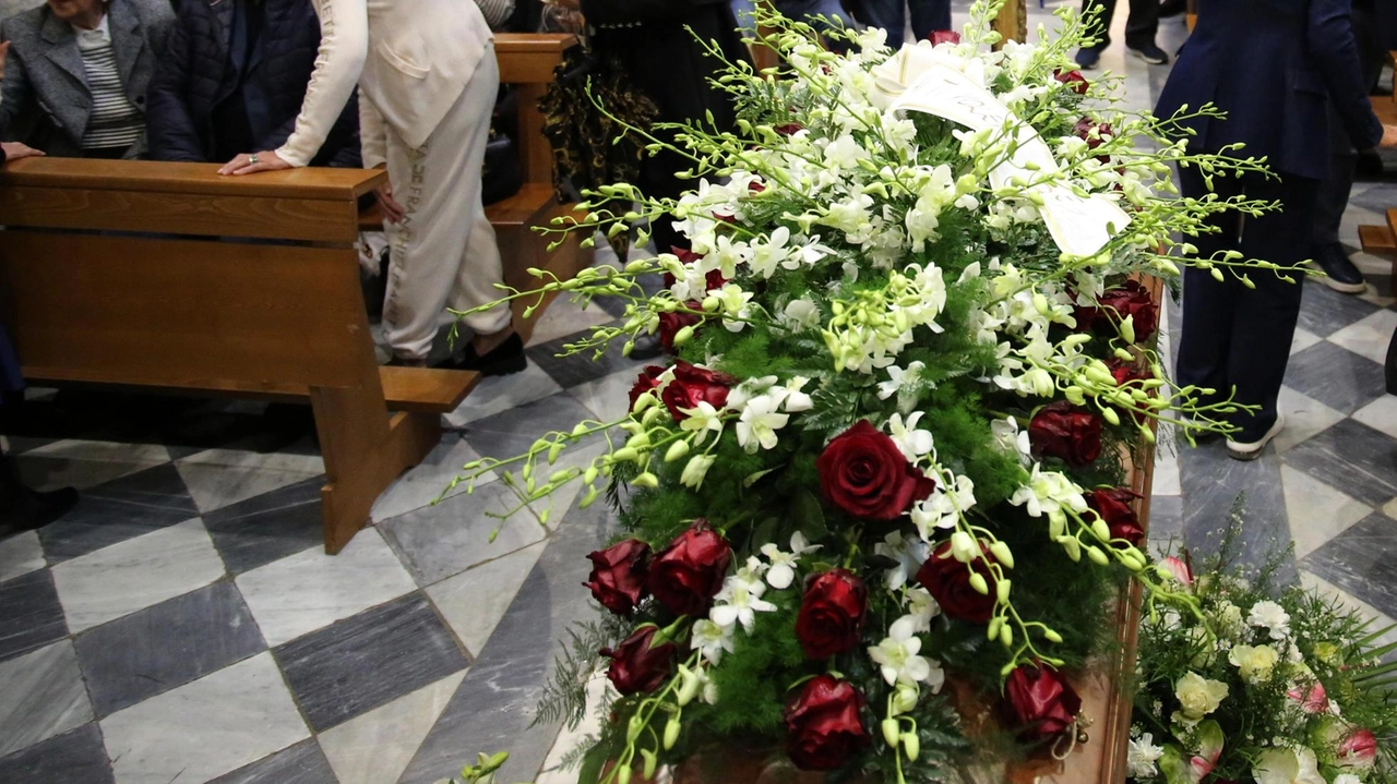 La chiesa della Collegiata dove si sono svolti i funerali di Gherardo Guidi La chiesa della Collegiata dove si sono svolti i funerali di Gherardo Guidi