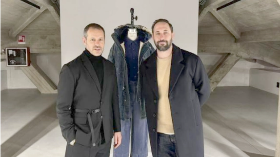 Da sinistra, Massimiliano Giornetti, direttore di Polimoda, e Guido Biondi, direttore creativo di Roy Roger’s Da sinistra, Massimiliano Giornetti, direttore di Polimoda, e Guido Biondi, direttore creativo di Roy Roger’s