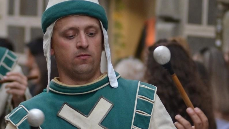 Emanuele Nocentini, per tutti Cacomarro, è nato con la passione del tamburo Emanuele Nocentini, per tutti Cacomarro, è nato con la passione del tamburo