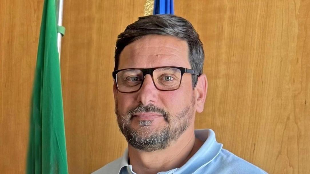 Tre società chiedono un nuovo tappeto per la loro attività, ma il Follonica Hockey fa muro. Nobili, Follonica Sport: "Preso atto della richiesta, la decisione sarà a maggioranza, da statuto". . Tre società chiedono un nuovo tappeto per la loro attività, ma il Follonica Hockey fa muro. Nobili, Follonica Sport: "Preso atto della richiesta, la decisione sarà a maggioranza, da statuto". .