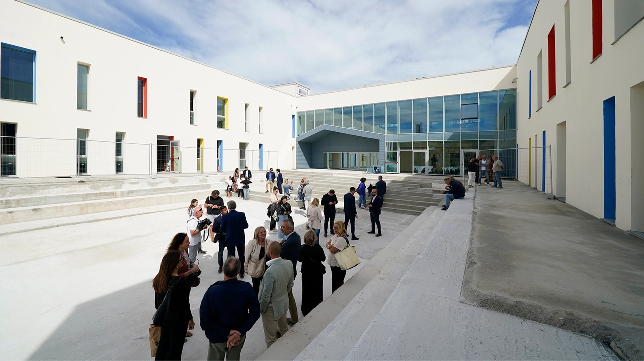 Il sopralluogo svolto a settembre nella scuola, alla vigilia dell'apertura Il sopralluogo svolto a settembre nella scuola, alla vigilia dell'apertura