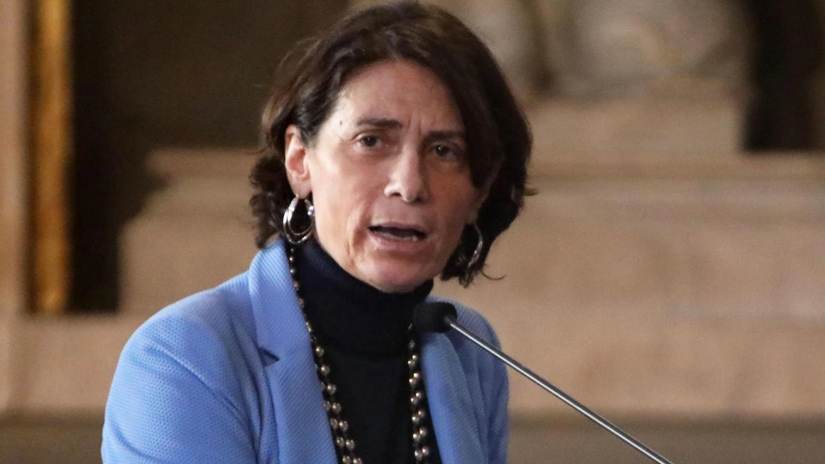 Nel cuore di Firenze, tra il suono degli inni e il silenzio solenne delle istituzioni, si rinnova il rito del... Nel cuore di Firenze, tra il suono degli inni e il silenzio solenne delle istituzioni, si rinnova il rito del...