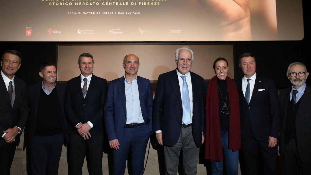 In tantissimi al Cinema La Compagnia per l’anteprima del cortometraggio diretto da Palmi e de Nicolò. Cinque storie vissute tra i banchi del quartiere, incontri quotidiani e rapporti che si intrecciano. In tantissimi al Cinema La Compagnia per l’anteprima del cortometraggio diretto da Palmi e de Nicolò. Cinque storie vissute tra i banchi del quartiere, incontri quotidiani e rapporti che si intrecciano.