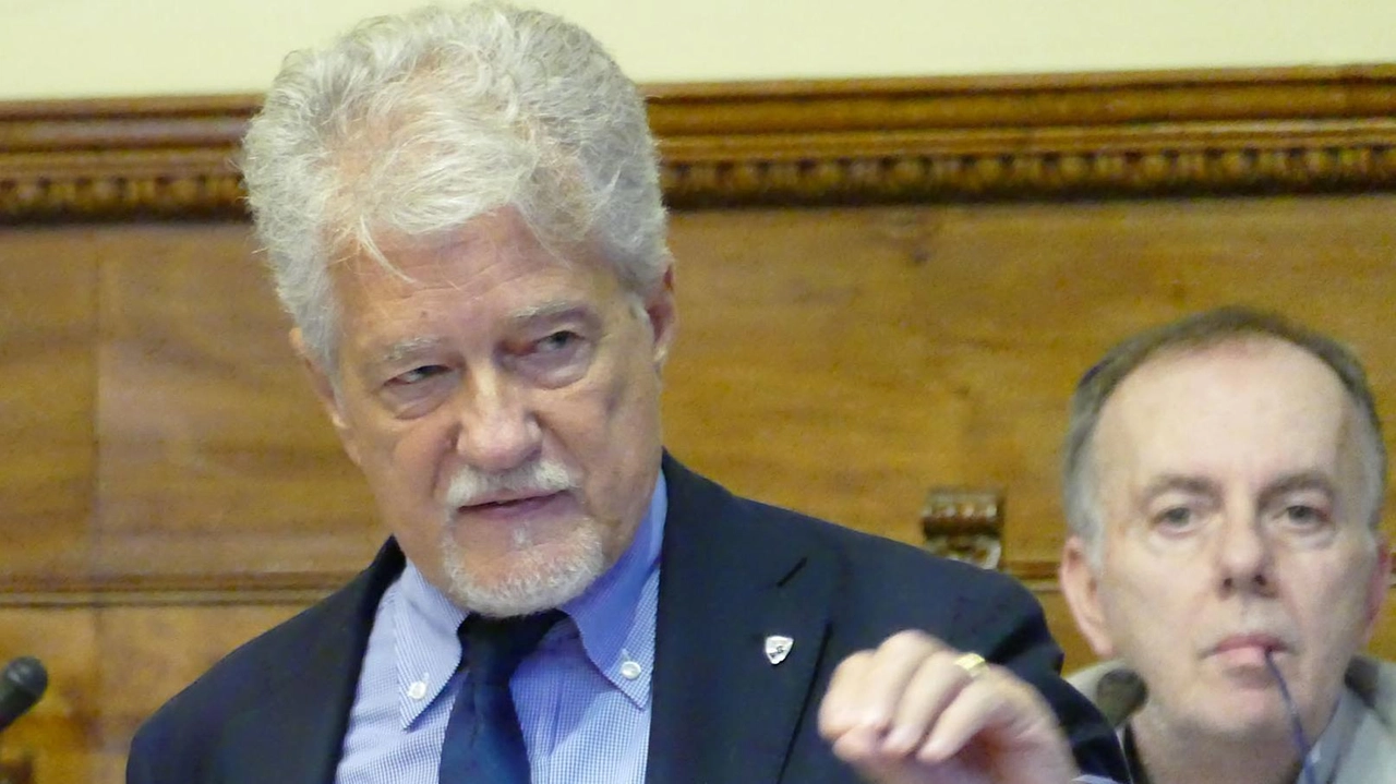 Il sindaco durante il consiglio comunale: il tema principale le opere pubbliche Il sindaco durante il consiglio comunale: il tema principale le opere pubbliche