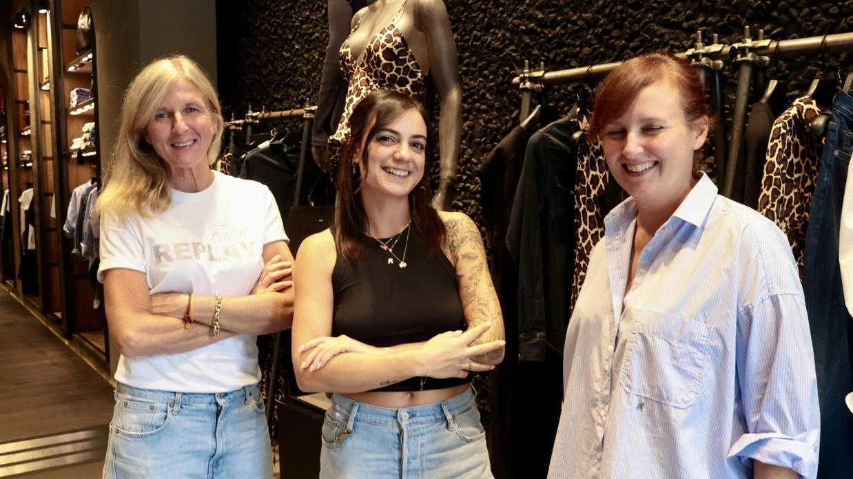 Giulia Trumino, Fiammetta Toccafondi ed Eleonora Fallai della Replay di via de’ Pecori Giulia Trumino, Fiammetta Toccafondi ed Eleonora Fallai della Replay di via de’ Pecori