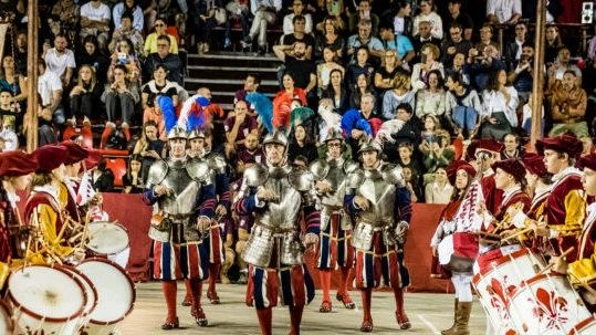 Il corteo rinascimentale del Palio del. Diotto, rievocazione storica di Scarperia Il corteo rinascimentale del Palio del. Diotto, rievocazione storica di Scarperia
