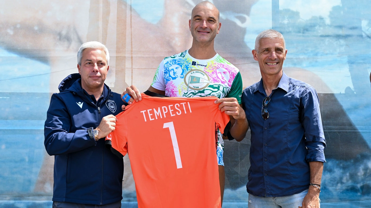 Stefano Tempesti honoré par la direction (Photo Circolo Canottieri Ortigia)