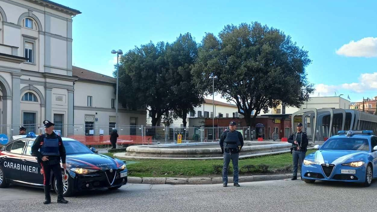 Operazione congiunta di carabinieri e polizia. Il giudice ha convalidato l’arresto e applicato la misura cautelare dell’obbligo di dimora. Operazione congiunta di carabinieri e polizia. Il giudice ha convalidato l’arresto e applicato la misura cautelare dell’obbligo di dimora.