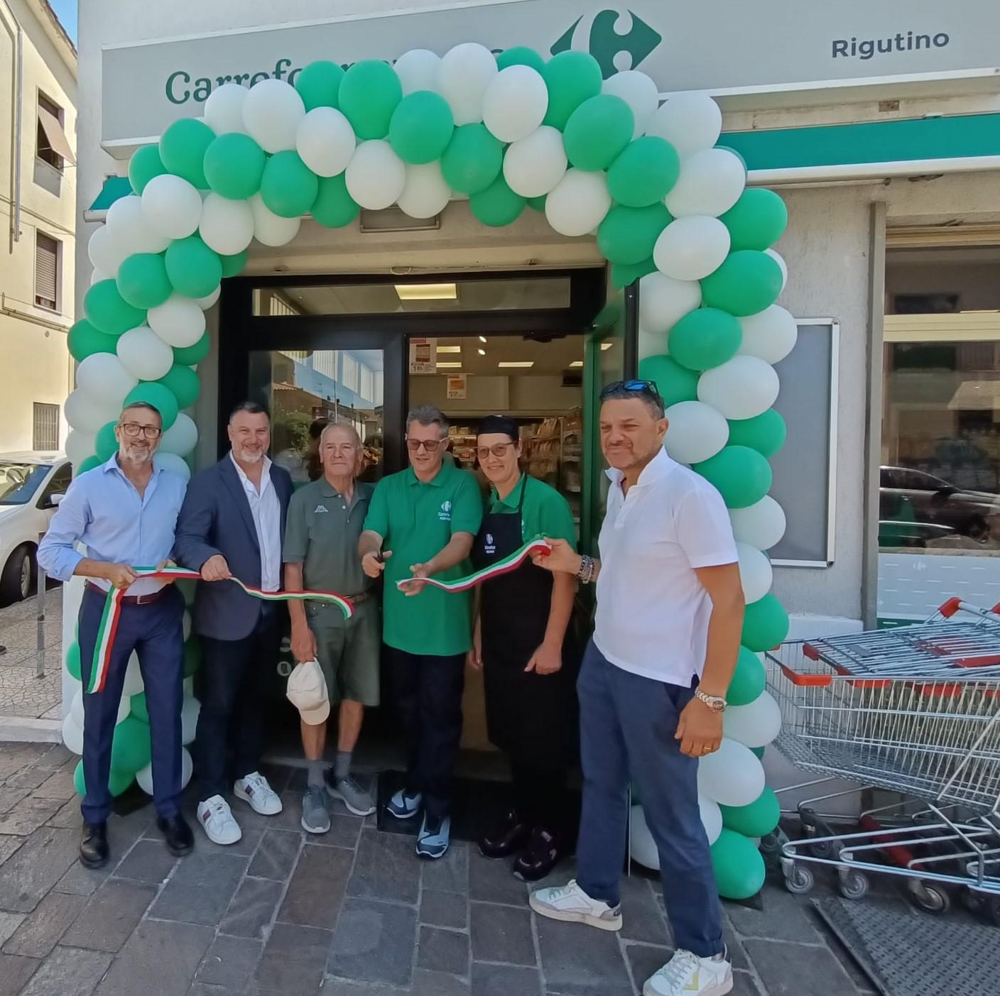Rigutino ritrova il suo negozio di prossimità: apre il nuovo Carrefour Express di Etruria Retail Rigutino ritrova il suo negozio di prossimità: apre il nuovo Carrefour Express di Etruria Retail