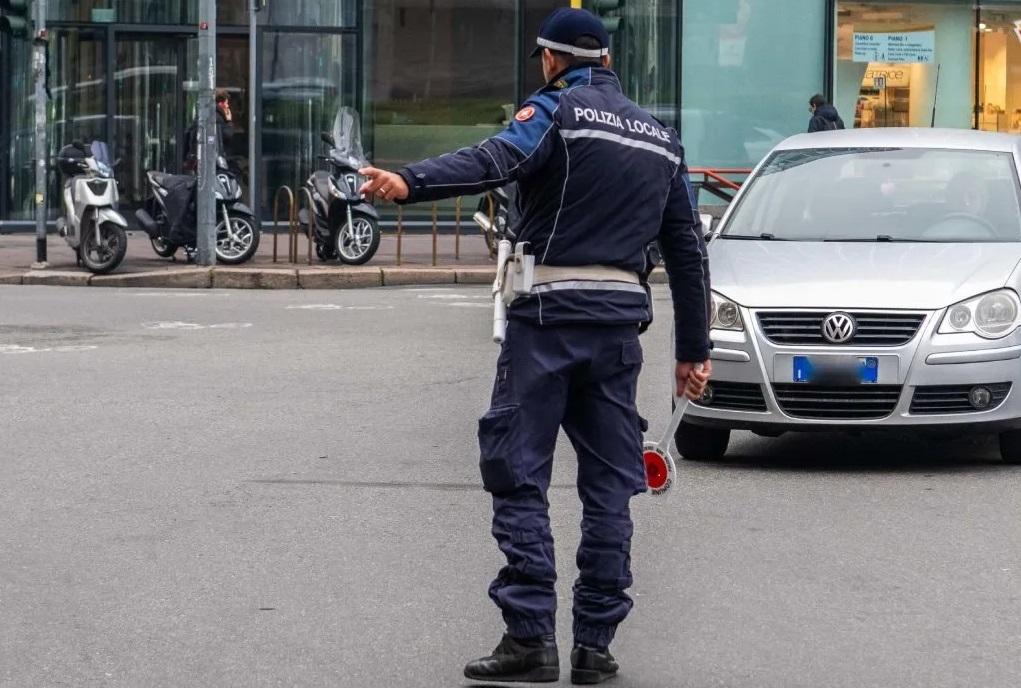 Investe un cane e non presta soccorso, sanzionato dalla polizia locale