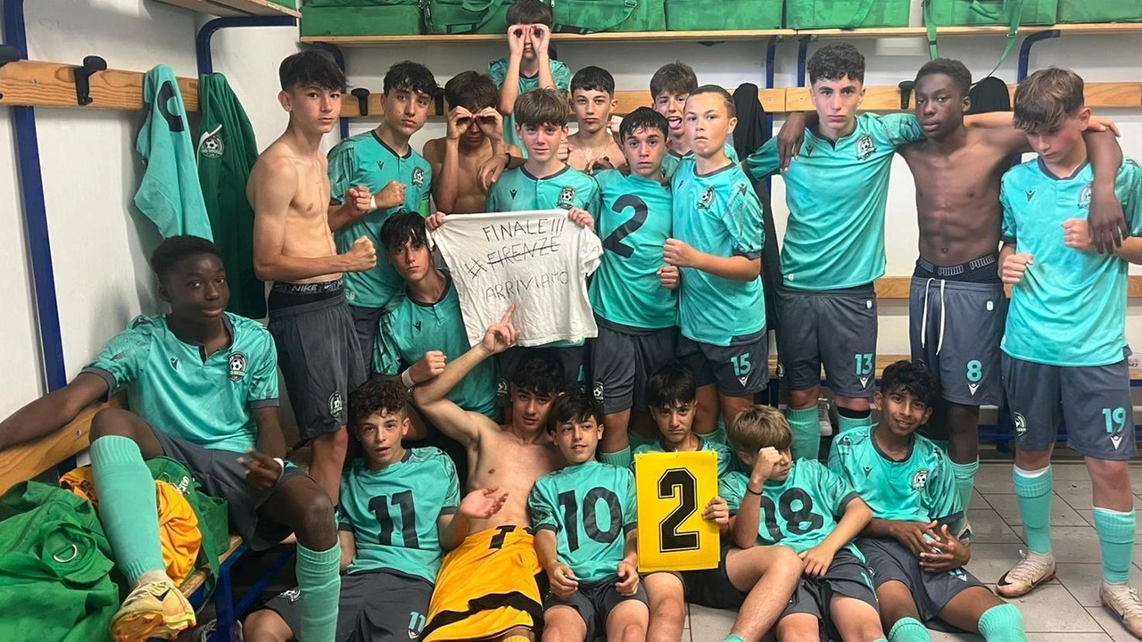 I Giovanissimi della Pro Soccer Lab accedono alla finale regionale battendo la Sestese 2-0 a San Gimignano. I Giovanissimi della Pro Soccer Lab accedono alla finale regionale battendo la Sestese 2-0 a San Gimignano.