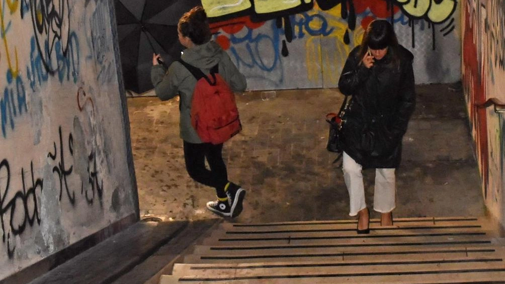 Molte critiche si appuntano sulle condizioni del sottopassaggio Molte critiche si appuntano sulle condizioni del sottopassaggio