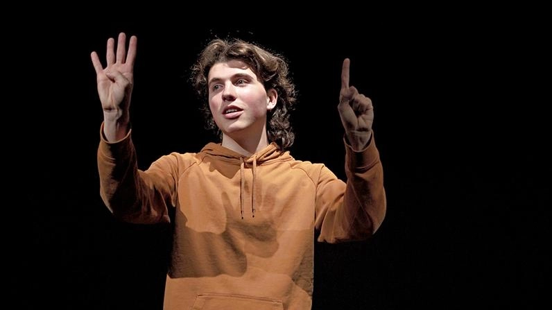 Da martedì a domenica al. Magnolfi Pietro Giannini (classe 2000) presenta La costanza della mia vita, produzione del Met menzione speciale Premio Scenario Da martedì a domenica al. Magnolfi Pietro Giannini (classe 2000) presenta La costanza della mia vita, produzione del Met menzione speciale Premio Scenario
