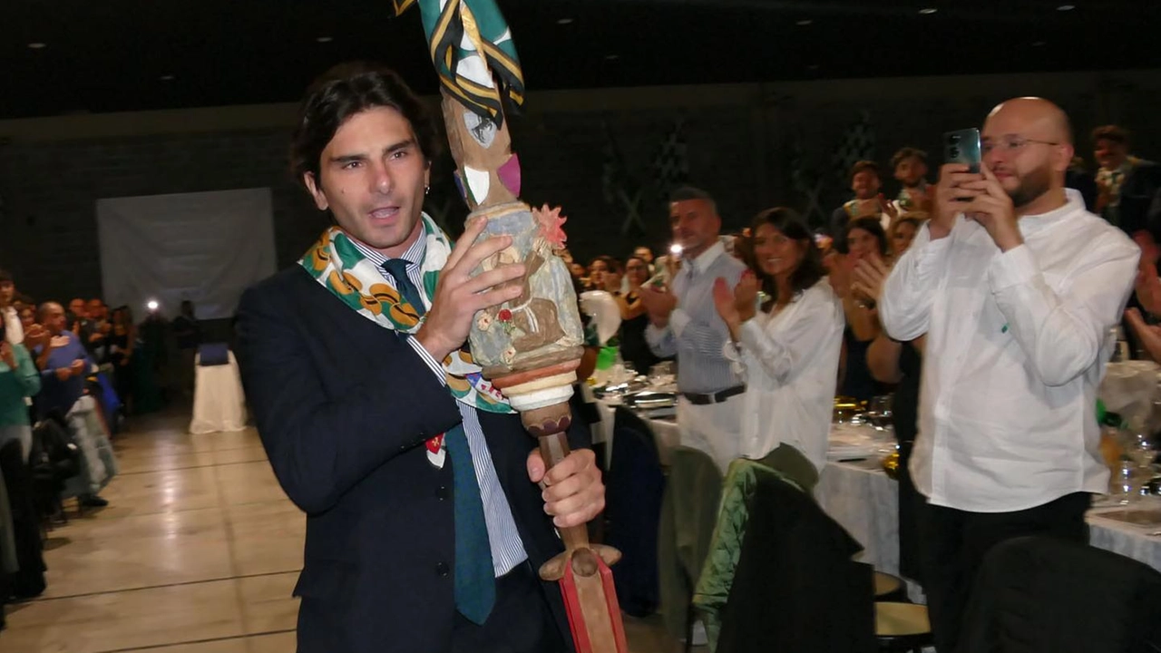 I biancoverdi hanno festeggiato la lancia d’oro dedicata a San Francesco. Gli applausi a Marmorini e Montini: c’erano oltre 800 persone al Palaffari. I biancoverdi hanno festeggiato la lancia d’oro dedicata a San Francesco. Gli applausi a Marmorini e Montini: c’erano oltre 800 persone al Palaffari.