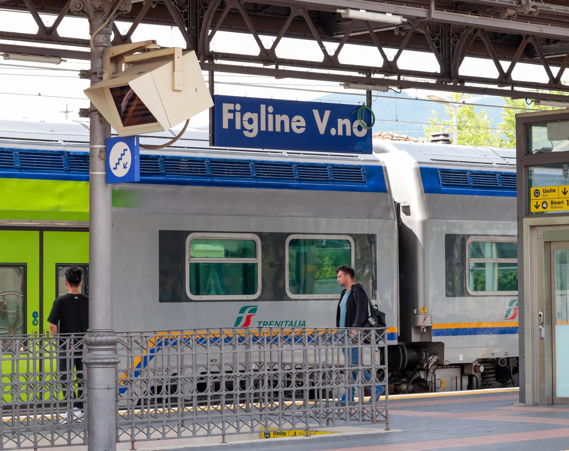 Treni, l’ora del flash mob. Sindaci e pendolari in rivolta Treni, l’ora del flash mob. Sindaci e pendolari in rivolta