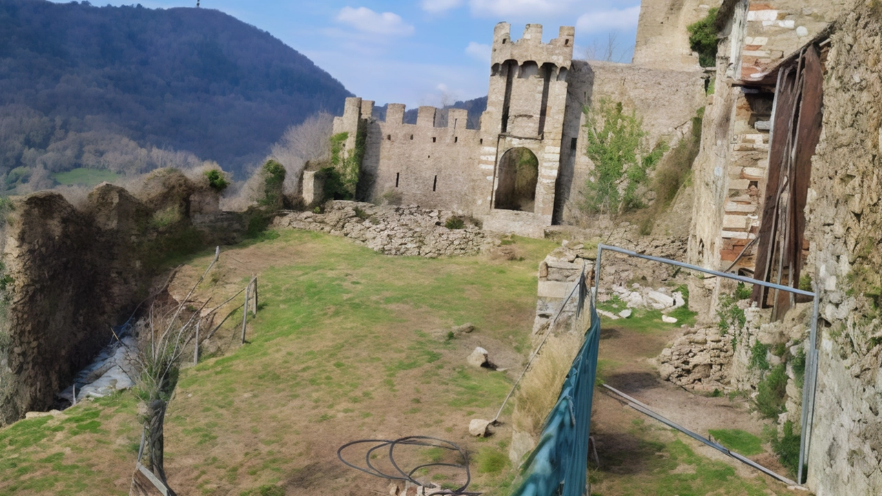 Sono andate in tv le immagini di Michael Bertola di quello che resta del maniero e del suo borgo con il racconto di Luigi Giovannelli Sono andate in tv le immagini di Michael Bertola di quello che resta del maniero e del suo borgo con il racconto di Luigi Giovannelli