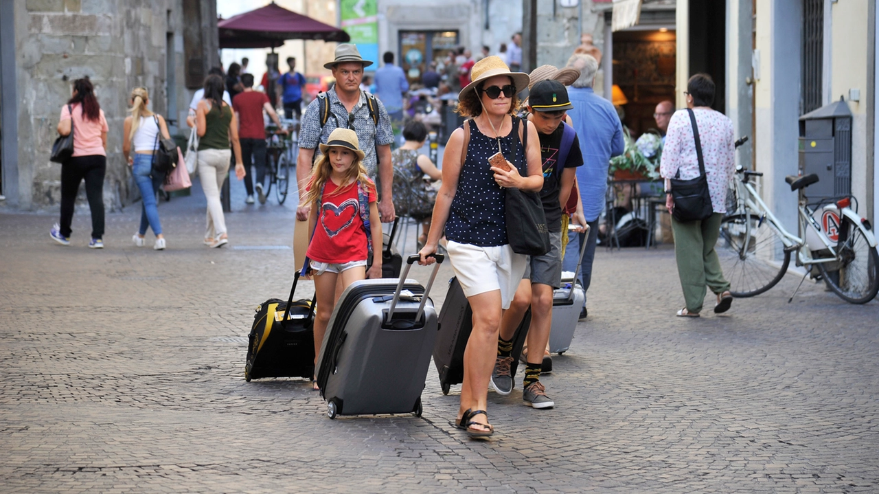 Turismo, a Lucca presenze in crescita del 6,6% rispetto al 2023