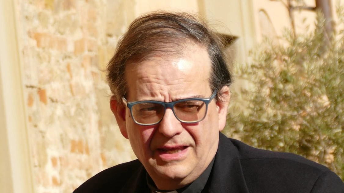 Si riaccende il dibattito sul "fine vita" con la vicenda del poeta Pieroni. Il cardinale Lojudice: "Rispetto e preghiera. Ma serve un confronto". Il sindaco di Chiusi Sonnini: "La Toscana ha dato voce e dignità". Si riaccende il dibattito sul "fine vita" con la vicenda del poeta Pieroni. Il cardinale Lojudice: "Rispetto e preghiera. Ma serve un confronto". Il sindaco di Chiusi Sonnini: "La Toscana ha dato voce e dignità".