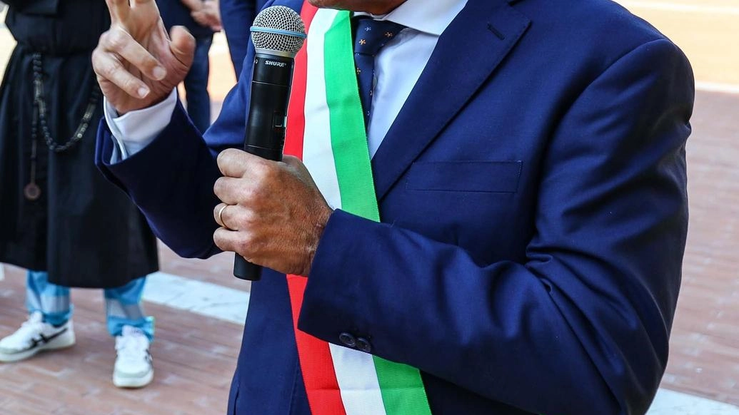 Il sindaco Giovanni Campatelli Il sindaco Giovanni Campatelli