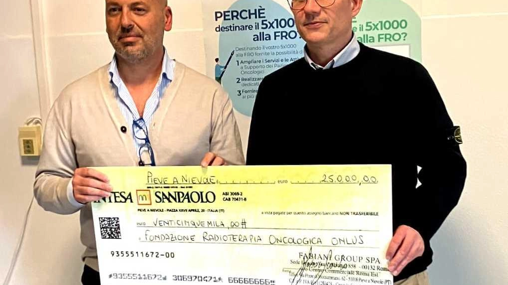 Emiliano Fabiani di Fabiani Group dona 25.000 euro al reparto di Radioterapia Oncologica di Careggi. Il professor Livi ringrazia per il sostegno alla ricerca di nuove terapie.