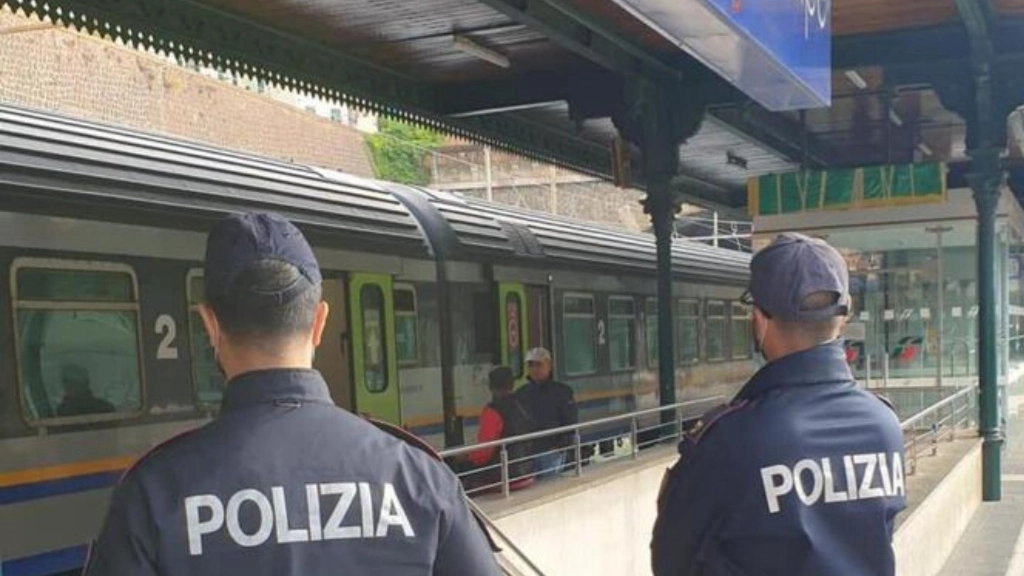 Polizia alla stazione (foto di repertorio Ansa) Polizia alla stazione (foto di repertorio Ansa)