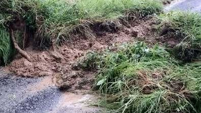 Palaia martoriata dalla frane. Terricciola anche. Nel Comune guidato dalla sindaca Marica Guerrini è chiusa la strada per Toiano e... Palaia martoriata dalla frane. Terricciola anche. Nel Comune guidato dalla sindaca Marica Guerrini è chiusa la strada per Toiano e...
