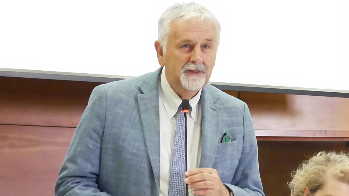 Vincenzo Ceccarelli, 65 anni, è al terzo mandato in consiglio regionale, nella scorsa legislatura è stato assessore ai Trasporti