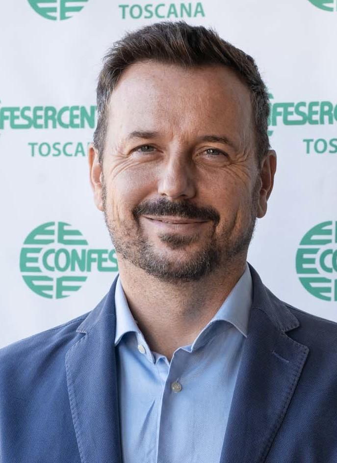 https://www.lanazione.it/image-service/view/acePublic/alias/contentid/ZjVjZjJmZmYtNmZhOS00/0/variante-universal-bench-scelta-che-fa-discutere-rischio-desertificazione.jpeg