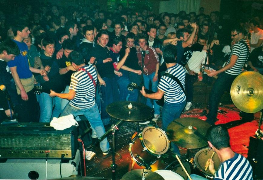 the manges photo archive esce il libro che racconta la band mito spezzina