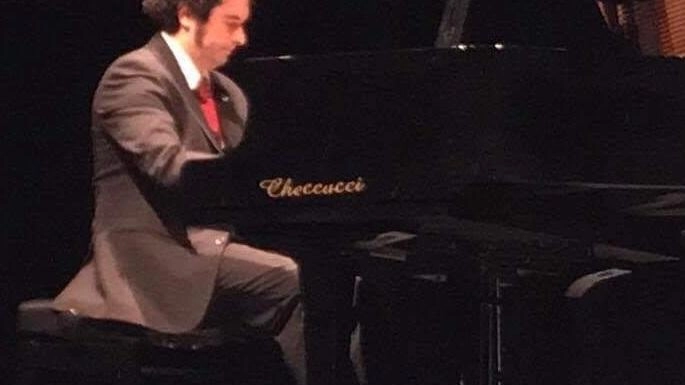 CERRETO GUIDI Sarà il maestro Alessio Cioni (nella foto) il direttore artistico del nuovo progetto musicale Ferruccio Benvenuto Busoni appena nato... CERRETO GUIDI Sarà il maestro Alessio Cioni (nella foto) il direttore artistico del nuovo progetto musicale Ferruccio Benvenuto Busoni appena nato...