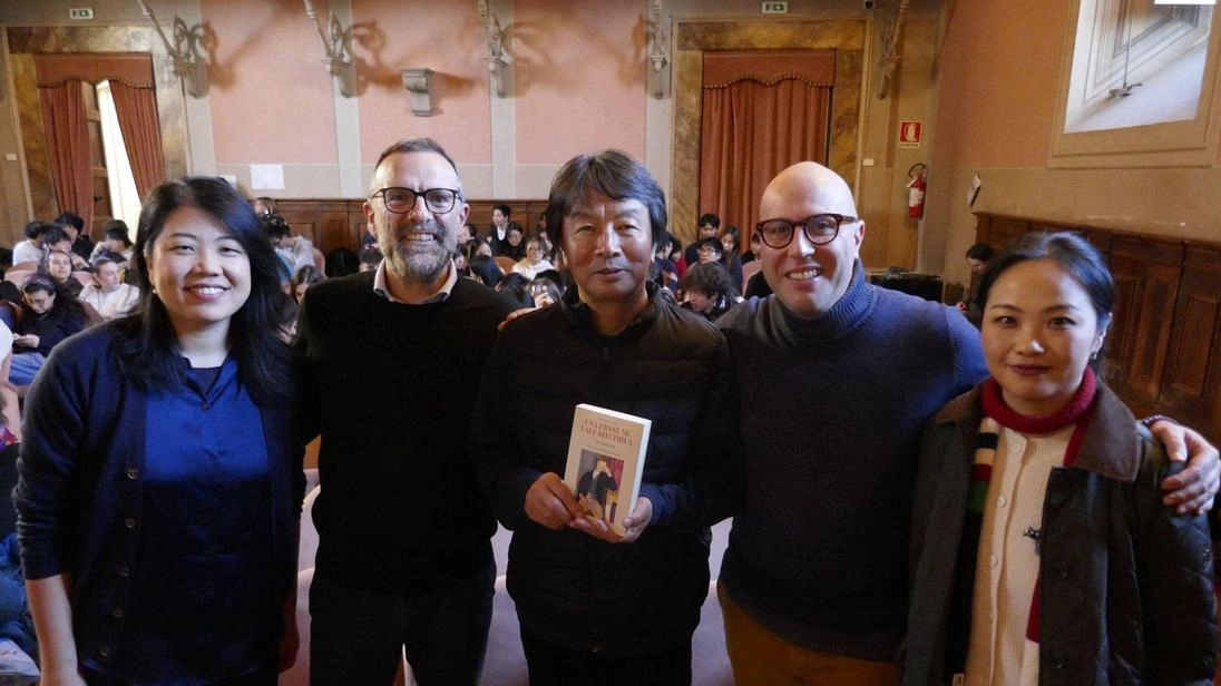 Incontro degli studenti al Convitto Cicognini con l’autore cinese dei record Incontro degli studenti al Convitto Cicognini con l’autore cinese dei record
