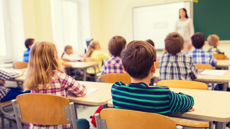 Bambini a scuola (foto repertorio Ansa) Bambini a scuola (foto repertorio Ansa)