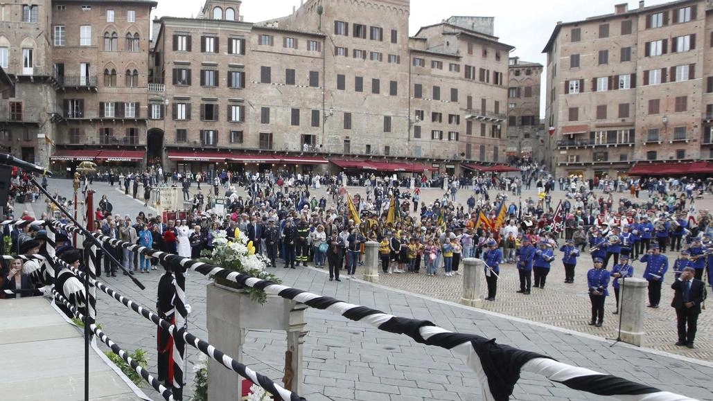 L’omelìa del cardinale: "Presto ci sarà il nuovo Papa. Tranquilli, non sono io"