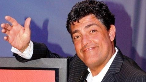 Il comico Gaetano Gennai condurrà la festa in piazza Dante per il veglione di Capodanno organizzato dal Comune di Grosseto con l’agenzia «Ad Arte» Il comico Gaetano Gennai condurrà la festa in piazza Dante per il veglione di Capodanno organizzato dal Comune di Grosseto con l’agenzia «Ad Arte»