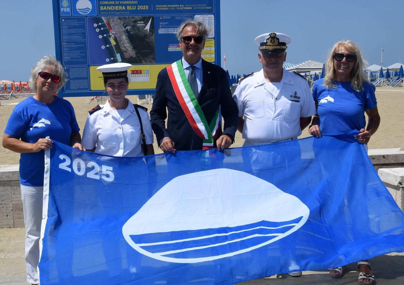 Sventola la Bandiera Blu. Un simbolo di eccellenza Sventola la Bandiera Blu. Un simbolo di eccellenza