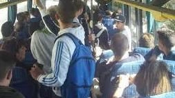 Problemi sui. mini bus di linea che vanno a Forno: nelle ore di punta sono strapieni