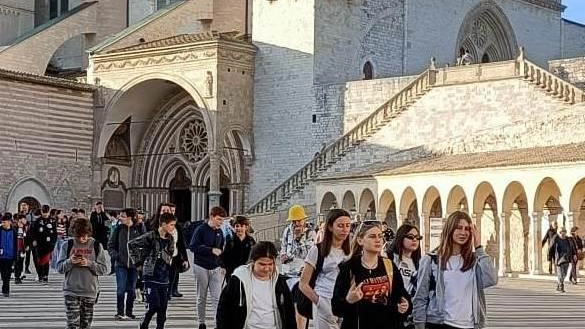 La Regione ha avviato un confronto con Trenitalia, Rfi e Busitalia per permettere a. pellegrini e turisti di raggiungere le mete giubilari in Umbria
