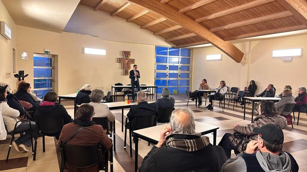 Un momento dell’assemblea pubblica di ieri nella sala parrocchiale di Putignano Un momento dell’assemblea pubblica di ieri nella sala parrocchiale di Putignano